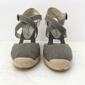 Bettye Muller Gray Linen Espadrille Sandal Wedge Heel Euro Summer Size US 6 EU36